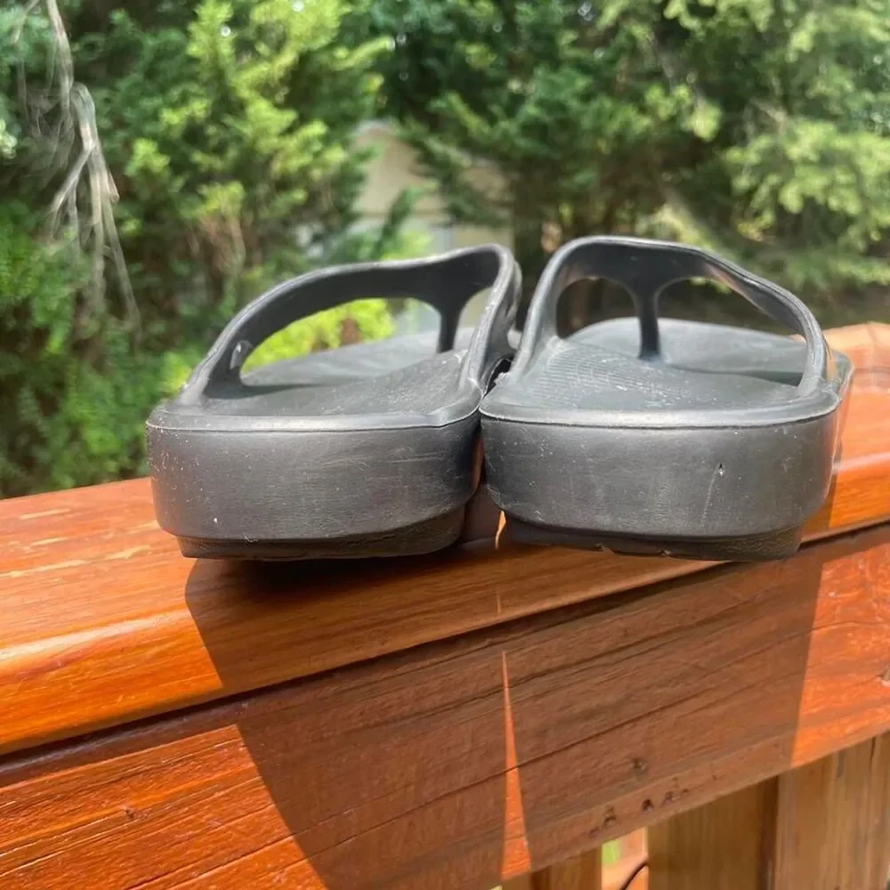 OOFOS women’s 10